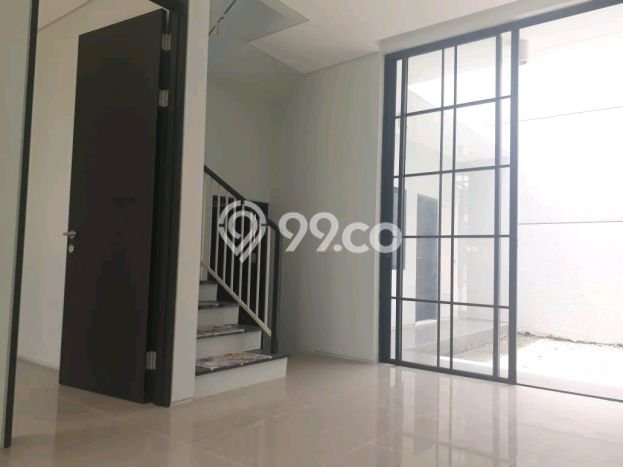 Lokasi terbaik! Rumah siap pakai disewakan di Lakarsantri LB 72m2 Lokasi terbaik! Rumah siap pakai disewakan di Lakarsantri LB 72m2