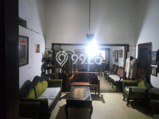 Rumah Elit Modern Tanpa Renovasi di Mayjen Sungkono Surabaya Rumah Elit Modern Tanpa Renovasi di Mayjen Sungkono Surabaya