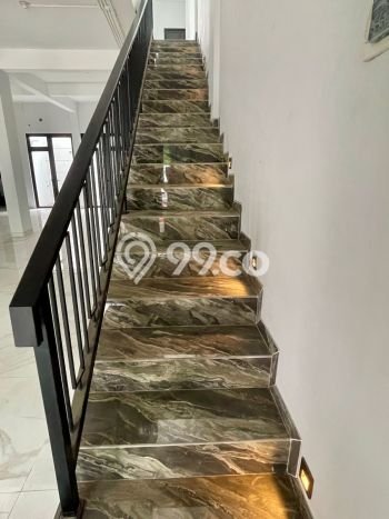 Disewakan Ruko di Mulyorejo Surabaya LT 200m2, LB 420m2 Disewakan Ruko di Mulyorejo Surabaya LT 200m2, LB 420m2