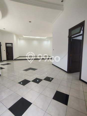 Disewakan! Rumah 3 Kamar Tidur &
2 Kamar Mandi di Dukuh Kupang, Surabaya Disewakan! Rumah 3 Kamar Tidur &
2 Kamar Mandi di Dukuh Kupang, Surabaya