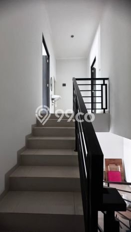 Rumah Modern Minimalis 4 Kamar Siap Huni di Kenjeran Rumah Modern Minimalis 4 Kamar Siap Huni di Kenjeran