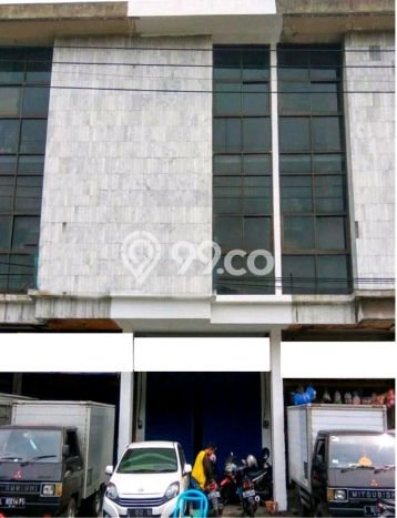 LOKASI STRATEGIS! Ruko For Rent Kawasan Bunguran, Luas 200m2m², Lokasi Usaha LOKASI STRATEGIS! Ruko For Rent Kawasan Bunguran, Luas 200m2m², Lokasi Usaha
