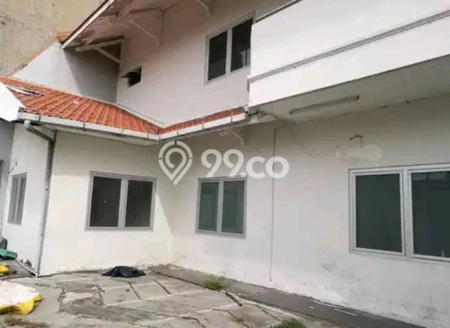 Unit Komersial Disewakan di HR Muhammad di Area Ramai & Strategis Unit Komersial Disewakan di HR Muhammad di Area Ramai & Strategis