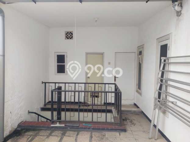 Rumah Luas Asri 4 KT Siap Huni di Mulyosari Surabaya Rumah Luas Asri 4 KT Siap Huni di Mulyosari Surabaya