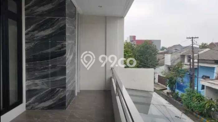 Dijual Hunian Rumah Terawat 6 Kamar di Kedung Baruk, Surabaya Dijual Hunian Rumah Terawat 6 Kamar di Kedung Baruk, Surabaya