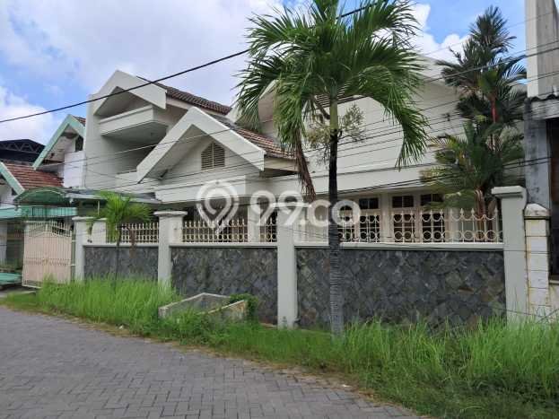 Rumah sewa siap pakai 4 KT di Dharma Husada, Surabaya Rumah sewa siap pakai 4 KT di Dharma Husada, Surabaya