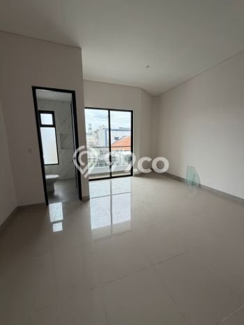 Jual Rumah Eksklusif 4 KT di Pondok Tjandra, Sidoarjo Jual Rumah Eksklusif 4 KT di Pondok Tjandra, Sidoarjo