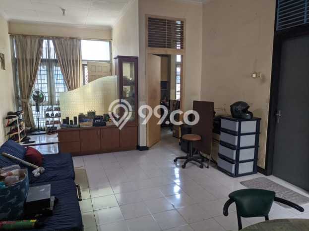 Rumah Modern Cantik 3 KT Bisa Langsung Pindah di Rungkut Rumah Modern Cantik 3 KT Bisa Langsung Pindah di Rungkut