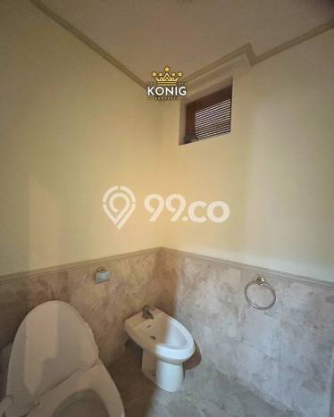 Apartemen Sewa 3 Kamar Murah Siap Huni di Surabaya, Luas 218m2 Apartemen Sewa 3 Kamar Murah Siap Huni di Surabaya, Luas 218m2