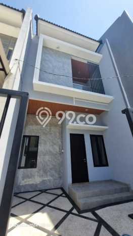 Jual Rumah Bagus Siap Huni LB 145m2 di Rungkut, Surabaya Jual Rumah Bagus Siap Huni LB 145m2 di Rungkut, Surabaya