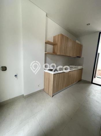 Ready to Use! Luxury House LT 136m2 Desain Modern di BSD City Ready to Use! Luxury House LT 136m2 Desain Modern di BSD City