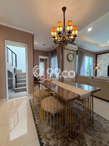 Rumah Mewah LB 175m2 Siap Huni Desain Elegan di BSD Green Wich, Tangerang Rumah Mewah LB 175m2 Siap Huni Desain Elegan di BSD Green Wich, Tangerang