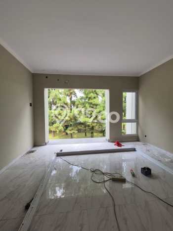 Rumah Mewah LB 154m2 Siap Huni Desain Elegan di Villa Melati Mas, Tangerang Selatan Rumah Mewah LB 154m2 Siap Huni Desain Elegan di Villa Melati Mas, Tangerang Selatan