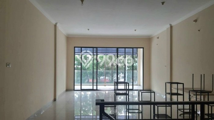 LOKASI PREMIUM! Ruko Kawasan Kelapa Dua, Luas 250m2m², Mainroad, Area Komersial LOKASI PREMIUM! Ruko Kawasan Kelapa Dua, Luas 250m2m², Mainroad, Area Komersial