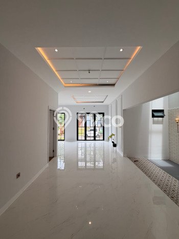 Rumah Elit LB 180m2 Siap Pakai Desain Elegan di BSD Nusaloka, Tangerang Rumah Elit LB 180m2 Siap Pakai Desain Elegan di BSD Nusaloka, Tangerang