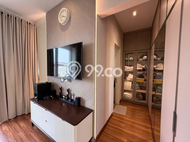 Rumah Mewah LB 263m2 Siap Huni Desain Elegan di Summarecon Serpong, Tangerang Rumah Mewah LB 263m2 Siap Huni Desain Elegan di Summarecon Serpong, Tangerang