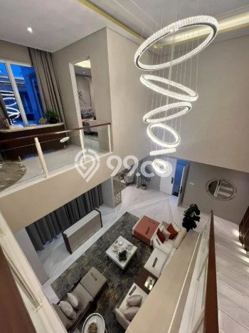 Hunian Elit LB 280m2 Siap Huni Desain Elegan di Gading Serpong, Tangerang Hunian Elit LB 280m2 Siap Huni Desain Elegan di Gading Serpong, Tangerang