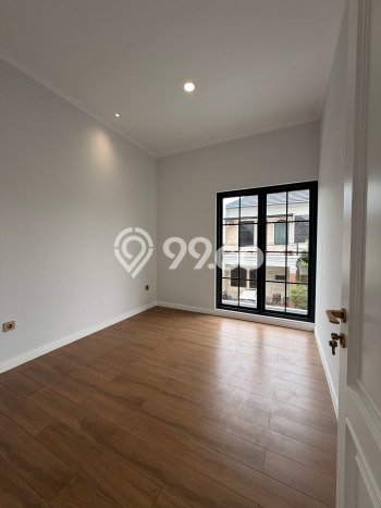 Rumah Elit LB 180m2 Siap Pakai Desain Elegan di BSD Nusaloka, Tangerang Rumah Elit LB 180m2 Siap Pakai Desain Elegan di BSD Nusaloka, Tangerang