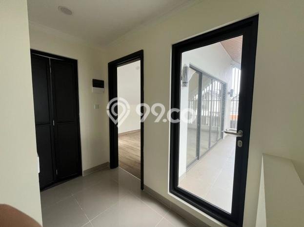 Jual Rumah Mewah Elegan Dengan View Cantik di Gading Serpong, Tangerang Jual Rumah Mewah Elegan Dengan View Cantik di Gading Serpong, Tangerang