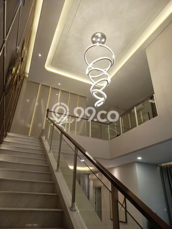 Hunian Elit LB 280m2 Siap Huni Desain Elegan di Gading Serpong, Tangerang Hunian Elit LB 280m2 Siap Huni Desain Elegan di Gading Serpong, Tangerang