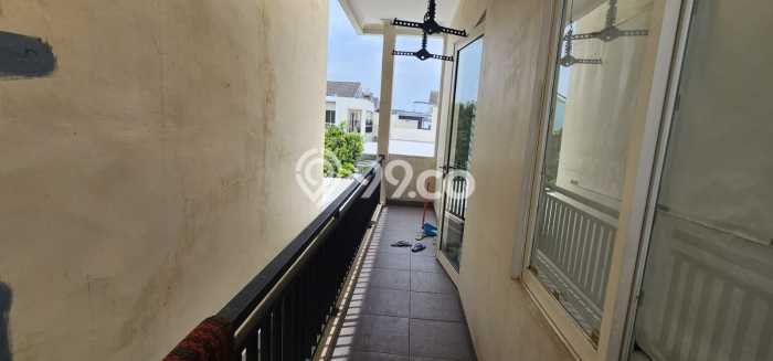 Rumah Elit Modern Tanpa Renovasi di Summarecon Serpong Tangerang Rumah Elit Modern Tanpa Renovasi di Summarecon Serpong Tangerang