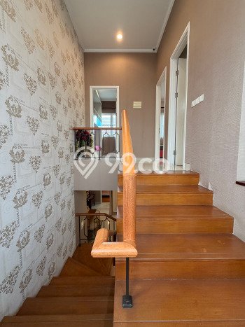 Rumah Mewah LB 175m2 Siap Huni Desain Elegan di BSD Green Wich, Tangerang Rumah Mewah LB 175m2 Siap Huni Desain Elegan di BSD Green Wich, Tangerang