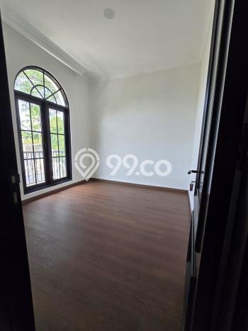 Rumah Elit Modern Tanpa Renovasi di BSD City Tangerang Rumah Elit Modern Tanpa Renovasi di BSD City Tangerang