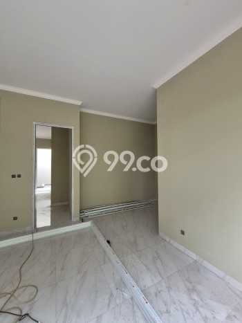 Rumah Mewah LB 154m2 Siap Huni Desain Elegan di Villa Melati Mas, Tangerang Selatan Rumah Mewah LB 154m2 Siap Huni Desain Elegan di Villa Melati Mas, Tangerang Selatan