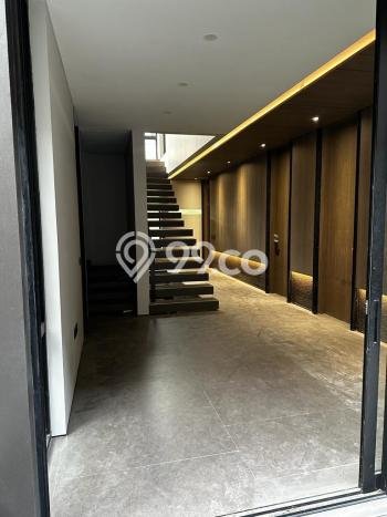 Rumah Elit LB 520m2 Siap Pakai Desain Elegan di Alam Sutera, Tangerang Rumah Elit LB 520m2 Siap Pakai Desain Elegan di Alam Sutera, Tangerang