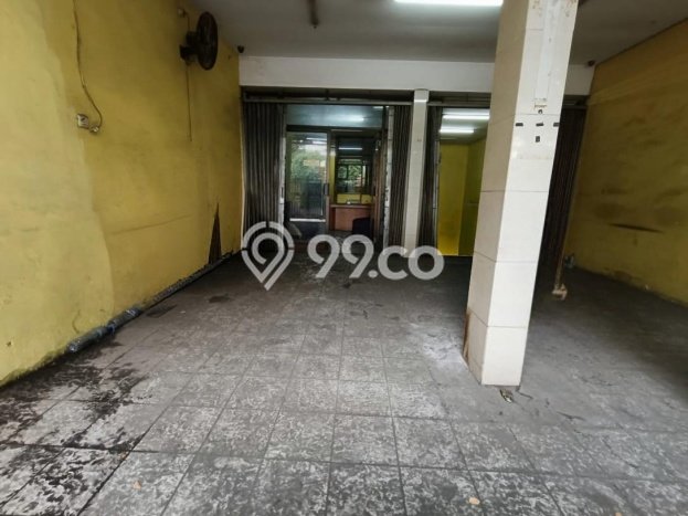 Ruko Dijual di Jakarta Timur LT 117m2 & LB 180m2 Lokasi Terbaik! Ruko Dijual di Jakarta Timur LT 117m2 & LB 180m2 Lokasi Terbaik!