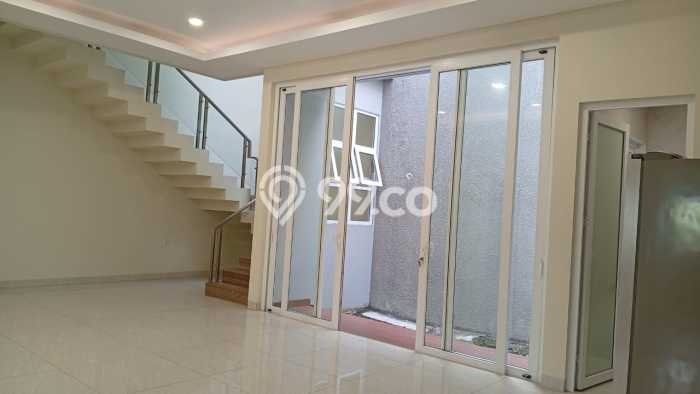 Rumah Eksklusif Dijual LT 180m2 di Kelapa Gading, Jakarta Utara Rumah Eksklusif Dijual LT 180m2 di Kelapa Gading, Jakarta Utara