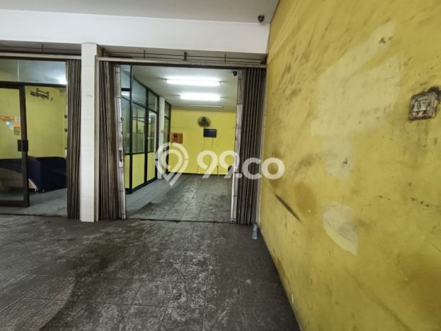 Ruko Dijual di Jakarta Timur LT 117m2 & LB 180m2 Lokasi Terbaik! Ruko Dijual di Jakarta Timur LT 117m2 & LB 180m2 Lokasi Terbaik!