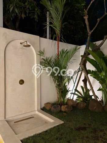 Rumah Bagus Siap Pakai Di Kerobokan Luas 150m2 Lokasi Strategis Rumah Bagus Siap Pakai Di Kerobokan Luas 150m2 Lokasi Strategis