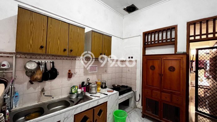 Siap Huni Rumah Mewah 8 Kamar di Rungkut Dekat ke Mana Pun Siap Huni Rumah Mewah 8 Kamar di Rungkut Dekat ke Mana Pun