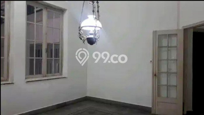 For Sale Rumah Mewah Exclusive di Wonokromo, Surabaya For Sale Rumah Mewah Exclusive di Wonokromo, Surabaya