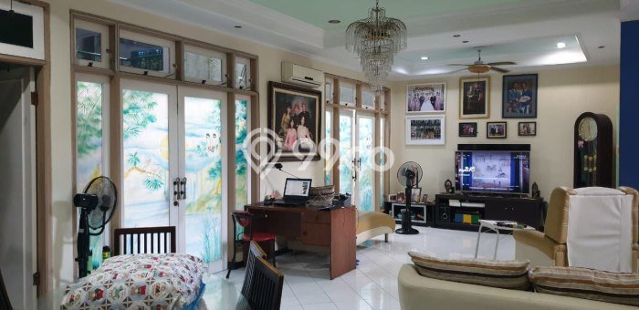 Rumah Eksklusif Siap Huni LT 200m2 di Rungkut, Surabaya Rumah Eksklusif Siap Huni LT 200m2 di Rungkut, Surabaya