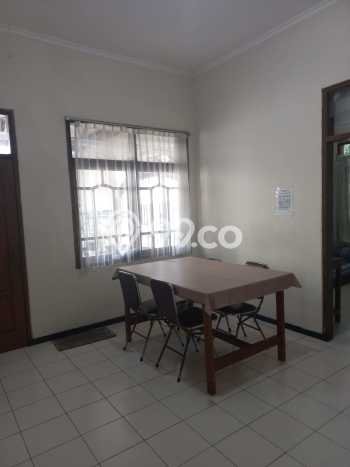 Rumah Mewah LB 186m2 Siap Pakai Desain Elegan di Medokan Ayu, Surabaya Rumah Mewah LB 186m2 Siap Pakai Desain Elegan di Medokan Ayu, Surabaya