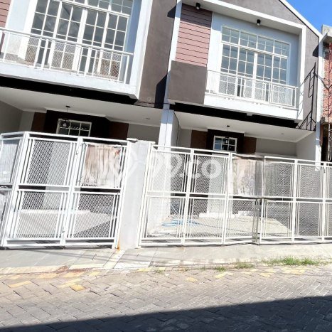 Hunian Cantik Modern Lb 125m2 di Tambaksari, Surabaya Hunian Cantik Modern Lb 125m2 di Tambaksari, Surabaya