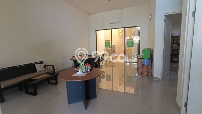 Jual Rumah Favorit Siap Huni LB 120m2 di Wiyung, Surabaya Jual Rumah Favorit Siap Huni LB 120m2 di Wiyung, Surabaya