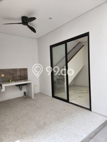 Hunian Cantik Modern Lb 160m2 di Rungkut, Surabaya Hunian Cantik Modern Lb 160m2 di Rungkut, Surabaya