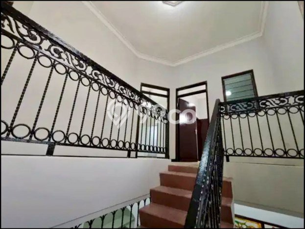 Jual Rumah Eksklusif 5 KT di Kertajaya, Surabaya Jual Rumah Eksklusif 5 KT di Kertajaya, Surabaya