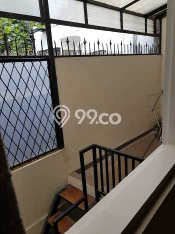 Rumah Terawat area Bintaro, Tangerang Selatan, LT 90m², LB 100m² Rumah Terawat area Bintaro, Tangerang Selatan, LT 90m², LB 100m²