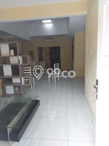 Rumah Strategis 4 Kamar Tidur dan 2 Kamar Mandi di Ciputat, Dekat Pusat Kota, Tangerang Selatan Rumah Strategis 4 Kamar Tidur dan 2 Kamar Mandi di Ciputat, Dekat Pusat Kota, Tangerang Selatan