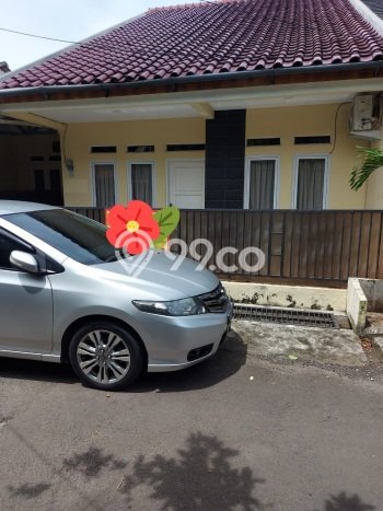 Rumah Strategis 4 Kamar Tidur dan 2 Kamar Mandi di Ciputat, Dekat Pusat Kota, Tangerang Selatan Rumah Strategis 4 Kamar Tidur dan 2 Kamar Mandi di Ciputat, Dekat Pusat Kota, Tangerang Selatan