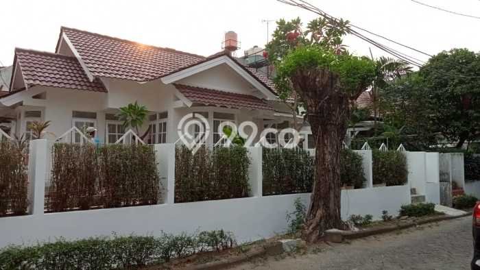 Jual Rumah Eksklusif 2 KT di Bintaro, Tangerang Selatan Jual Rumah Eksklusif 2 KT di Bintaro, Tangerang Selatan