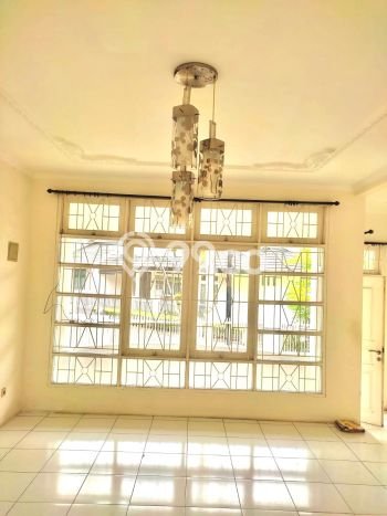 Rumah sewa siap pakai 3 Kamar Tidur di Bintaro, Tangerang Selatan Rumah sewa siap pakai 3 Kamar Tidur di Bintaro, Tangerang Selatan