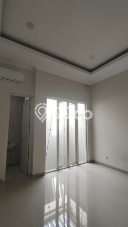 Rumah Modern Cantik 4 KT Siap Huni di Rungkut Rumah Modern Cantik 4 KT Siap Huni di Rungkut
