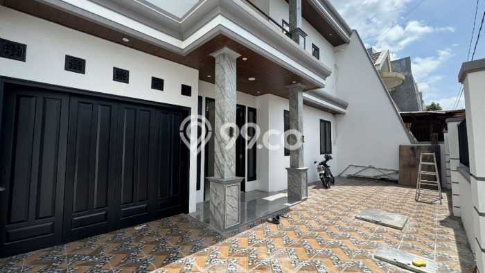 Dijual Rumah Mewah Megah Dengan View Eksklusif di Manyar, Surabaya Dijual Rumah Mewah Megah Dengan View Eksklusif di Manyar, Surabaya