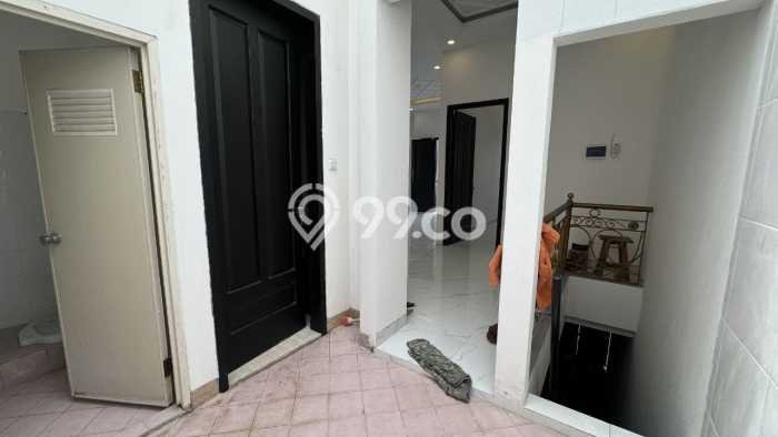 Dijual Rumah Mewah Megah Dengan View Eksklusif di Manyar, Surabaya Dijual Rumah Mewah Megah Dengan View Eksklusif di Manyar, Surabaya