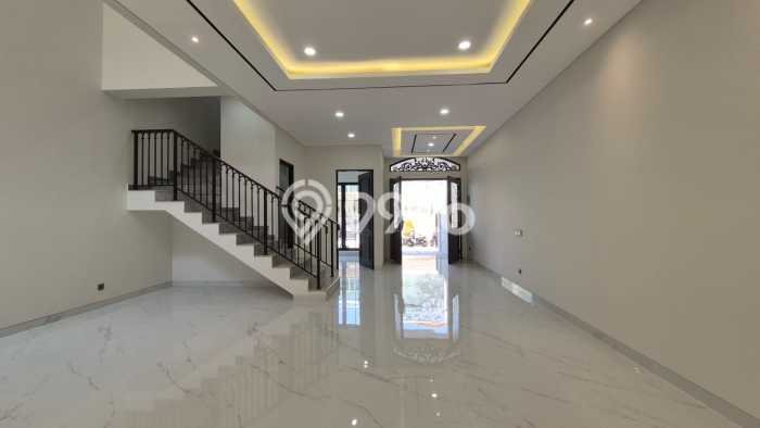 Rumah Eksklusif Dijual LT 140m2 di Gubeng, Surabaya Rumah Eksklusif Dijual LT 140m2 di Gubeng, Surabaya